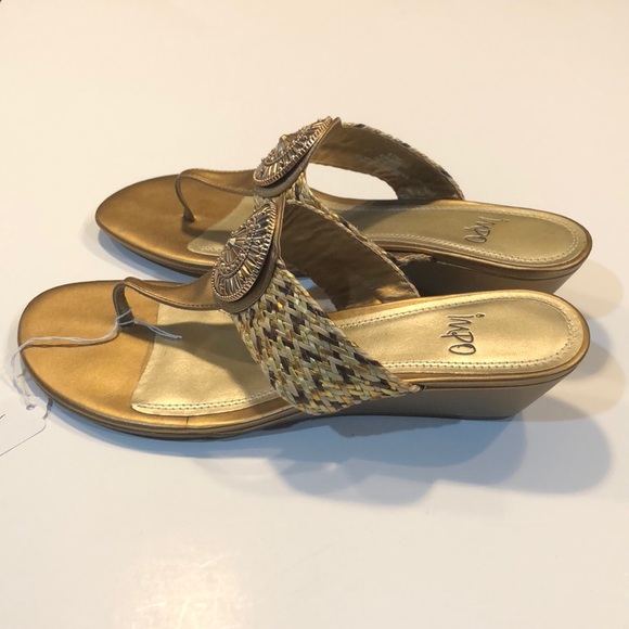 Gold Sandals 91/2 Medium - Picture 3 of 8